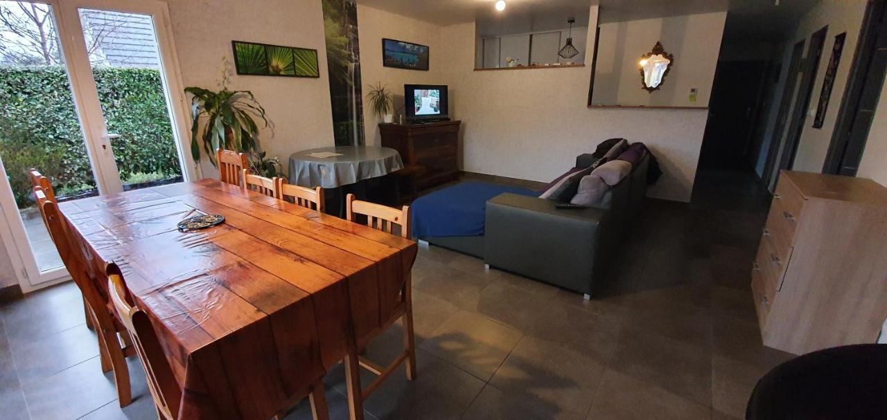 1 Chambre Privative Avec Bureau Et Cuisine Dans Maison 105 M2 Montfaucon Montfaucon  ภายนอก รูปภาพ