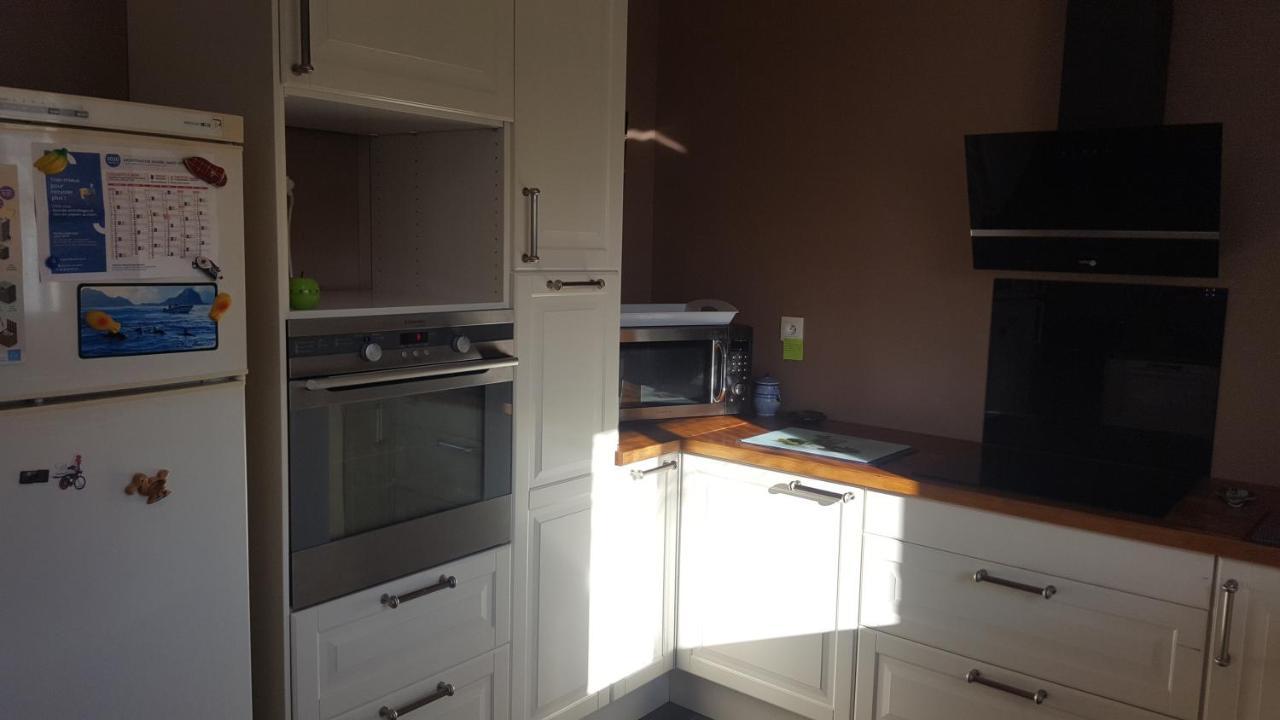 1 Chambre Privative Avec Bureau Et Cuisine Dans Maison 105 M2 Montfaucon Montfaucon  ภายนอก รูปภาพ